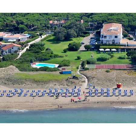 Hotel Della Baia Baia Domizia Exterior foto