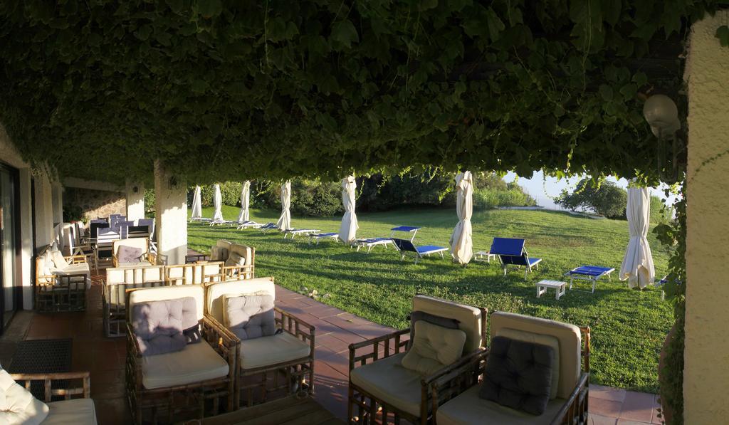 Hotel Della Baia Baia Domizia Exterior foto